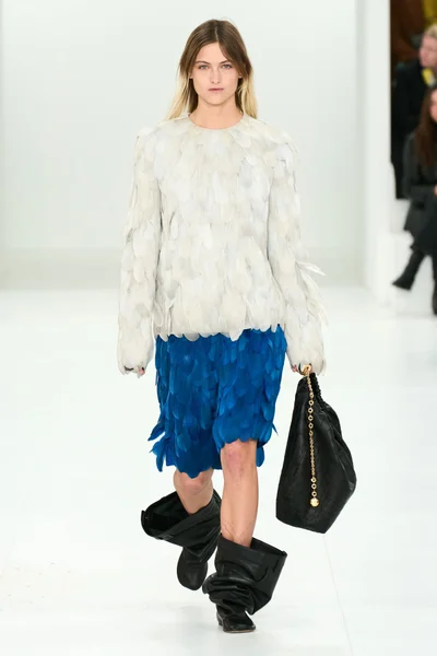 Look 10